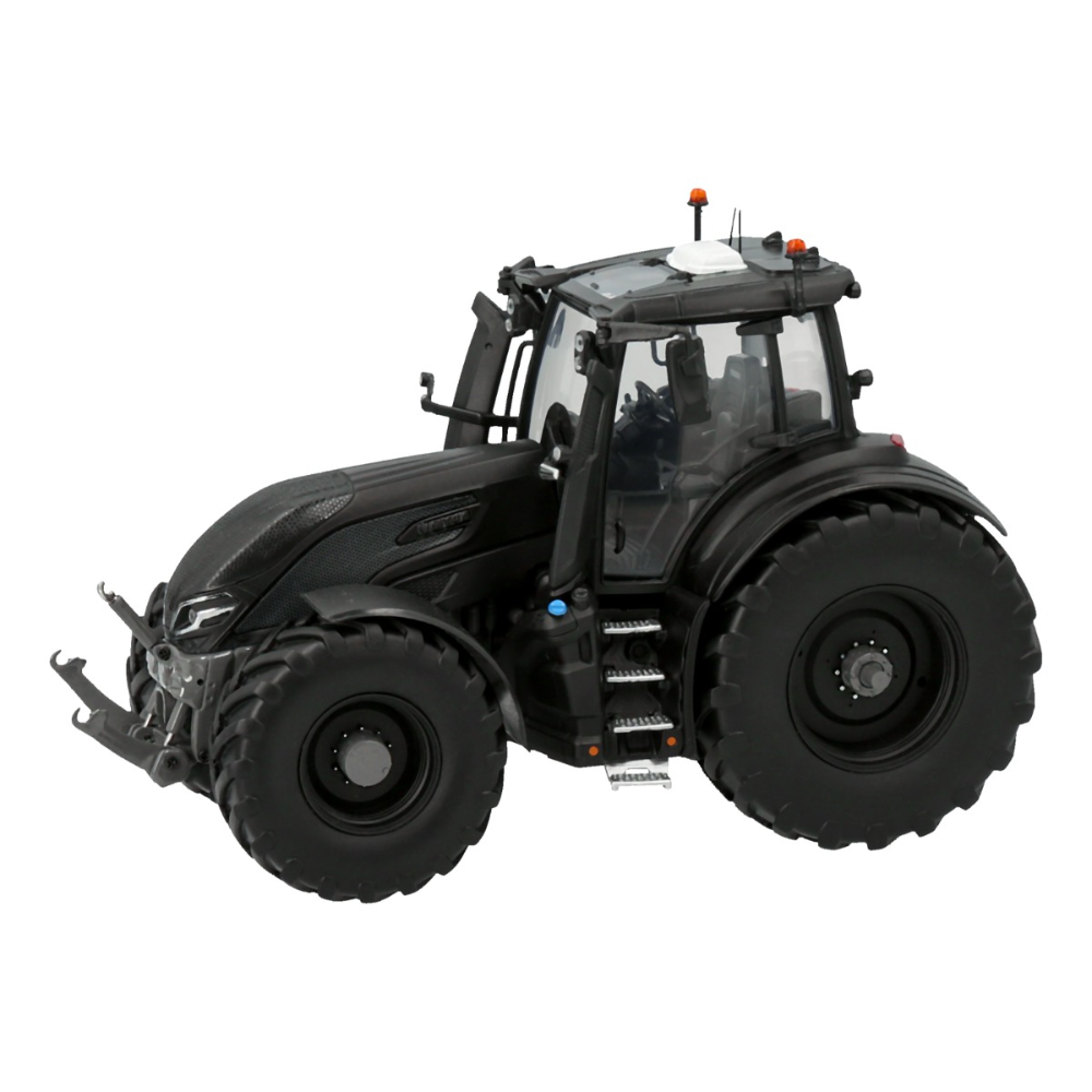 Valtra Q305-1: 32 модели тракторов (коллекционное издание, матовый чёрный цвет)